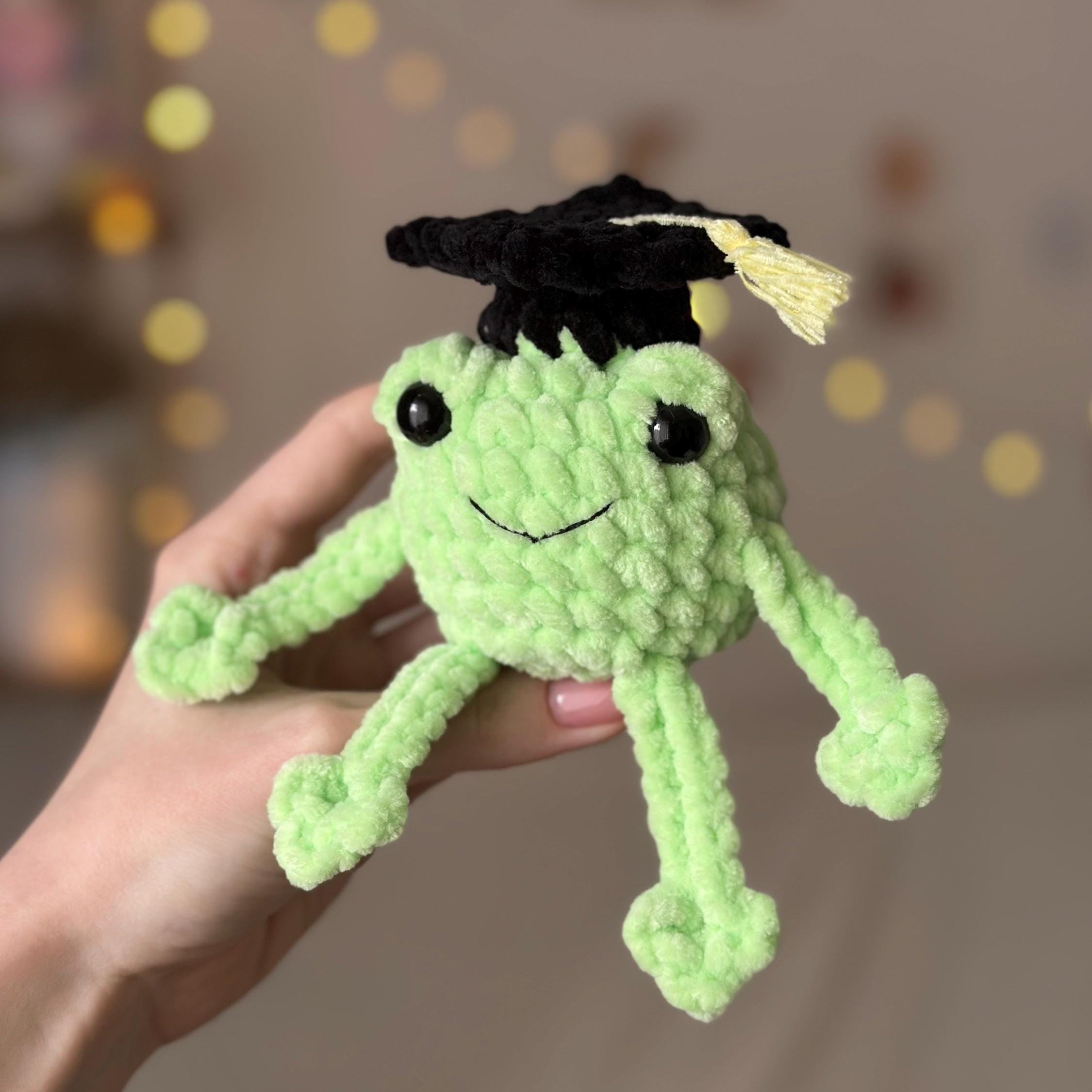 Crochet Graduation Frog Plushie – Handmade Class of 2025 Gift